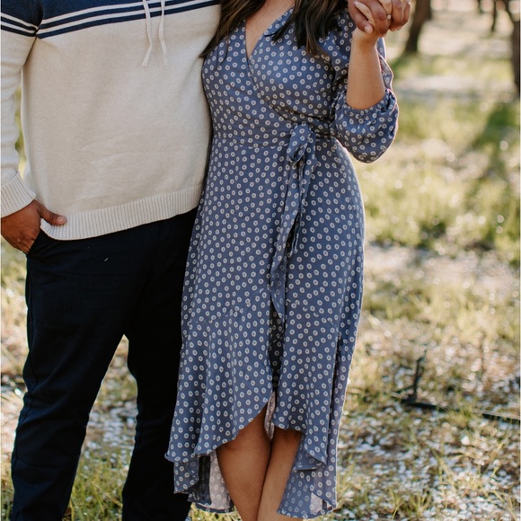 Abercrombie Puff Sleeve Wrap Midi Dress - Picture 2 of 5